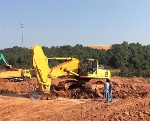 Vendendo una serie completa di tonnellata 60-70 per accorciare le aste resistenti e armi della roccia dell'escavatore a dappertutto ed in buone condizioni.