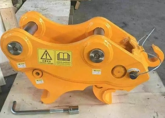 Nuovo accoppiatore idraulico per escavatori ad aggancio rapido per vari modelli