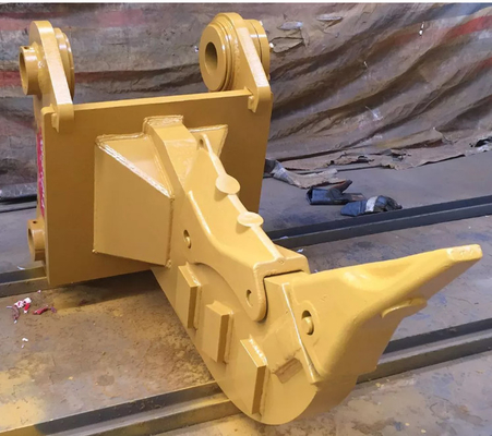Potente escavatore giallo Stump Ripper Strumento di scavo di eccezionale resistenza per l'estrazione delle radici degli alberi